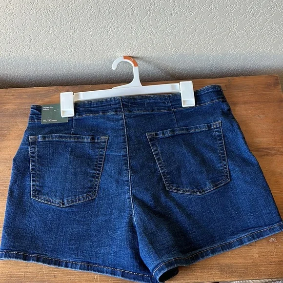 🌞 NWT Wild Fable high rise denim shorts - Picture 3 of 4